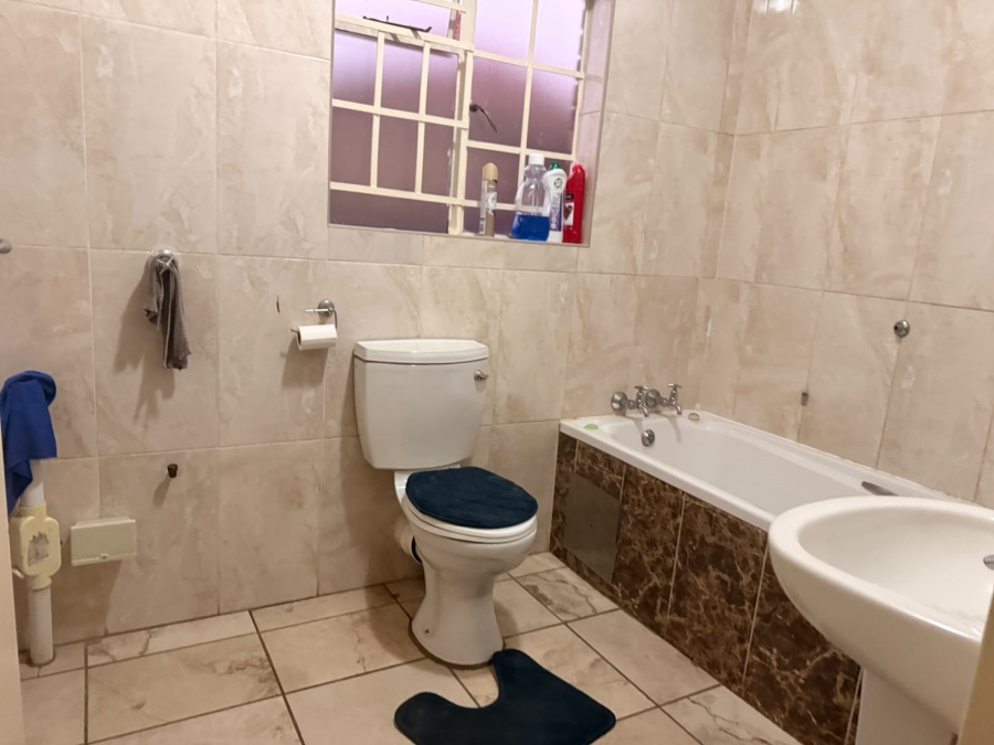 2 Bedroom Property for Sale in Waterval East North West